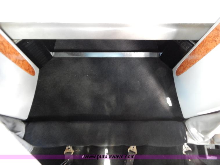 image for item B5879 2003 Peterbilt 379 semi truck