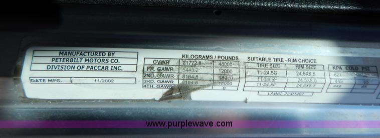 image for item B5879 2003 Peterbilt 379 semi truck