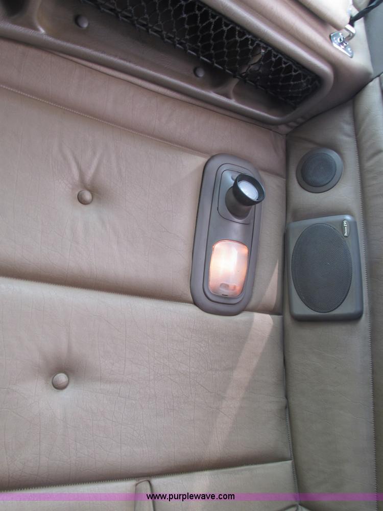 image for item B5880 2005 Peterbilt 379 semi truck