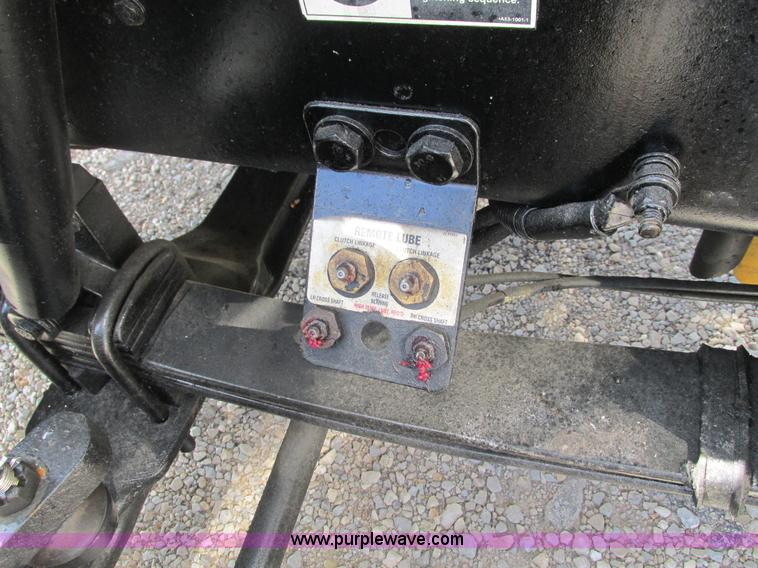 image for item B5880 2005 Peterbilt 379 semi truck