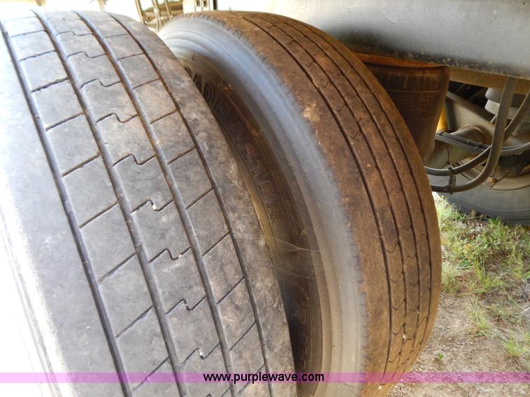 image for item B5882 2005 Wabash 53' reefer trailer