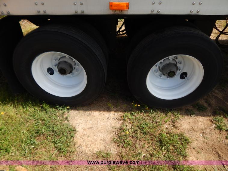image for item B5882 2005 Wabash 53' reefer trailer