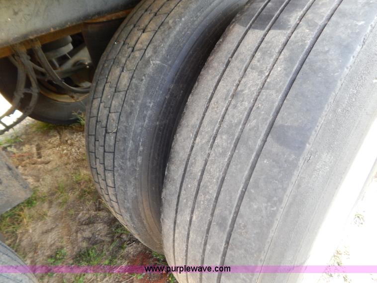 image for item B5882 2005 Wabash 53' reefer trailer