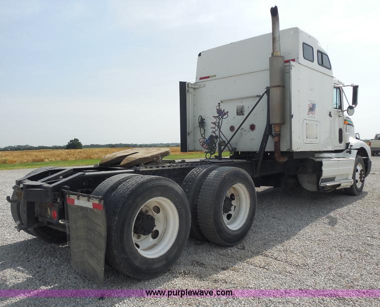image for item D5973 1995 International 9200 semi truck