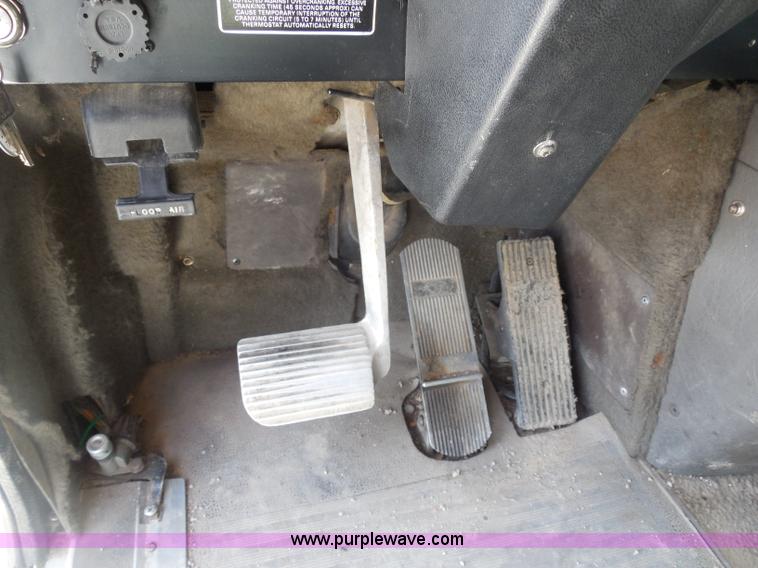 image for item D5973 1995 International 9200 semi truck