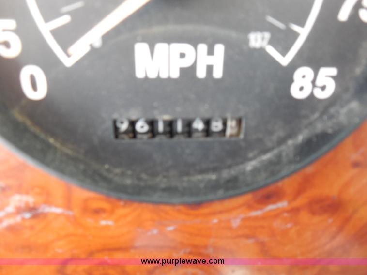 image for item D5973 1995 International 9200 semi truck