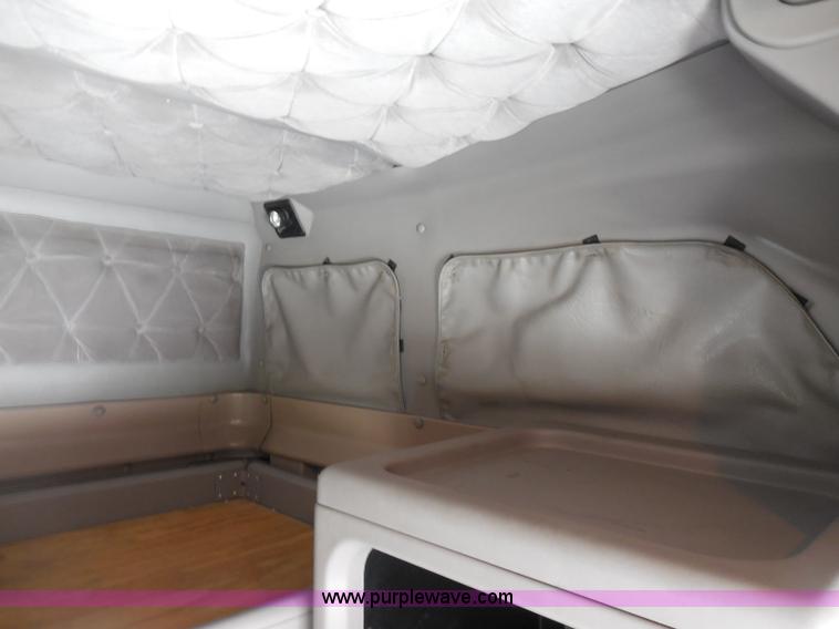 image for item D5973 1995 International 9200 semi truck