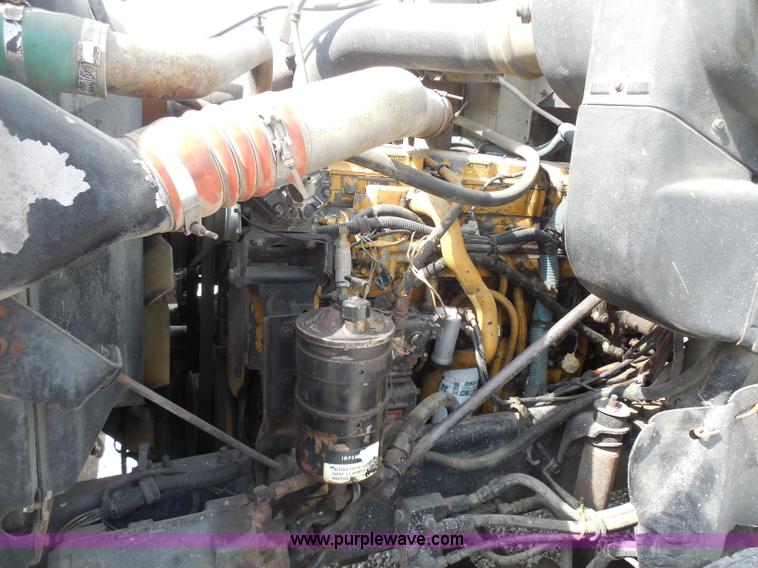 image for item D5973 1995 International 9200 semi truck