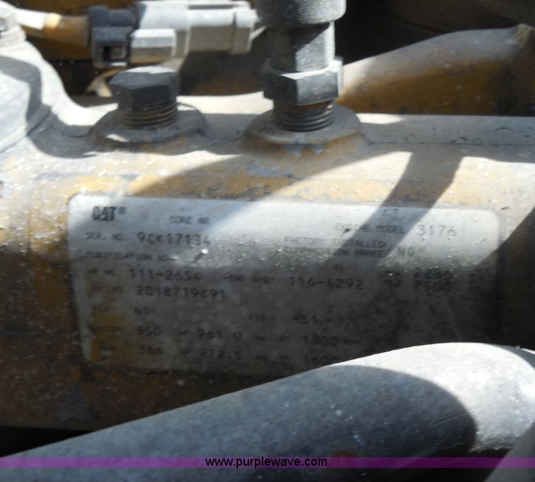 image for item D5973 1995 International 9200 semi truck