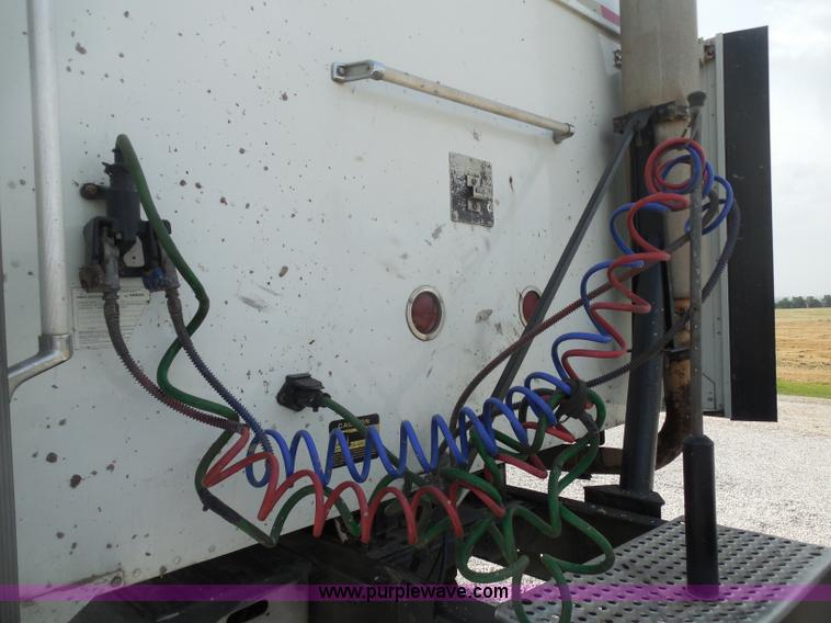 image for item D5973 1995 International 9200 semi truck