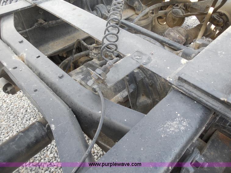 image for item D5973 1995 International 9200 semi truck