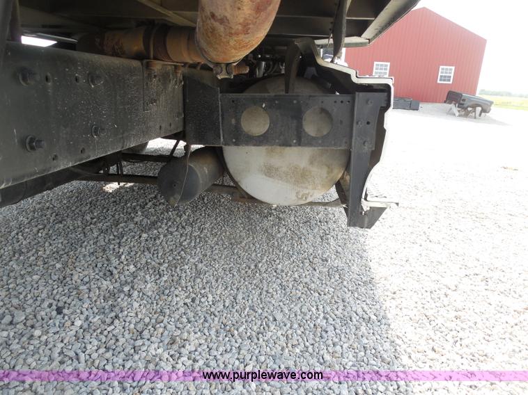 image for item D5973 1995 International 9200 semi truck