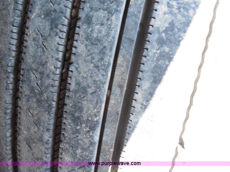 image for item E7697 2000 Freightliner Century Class semi truck