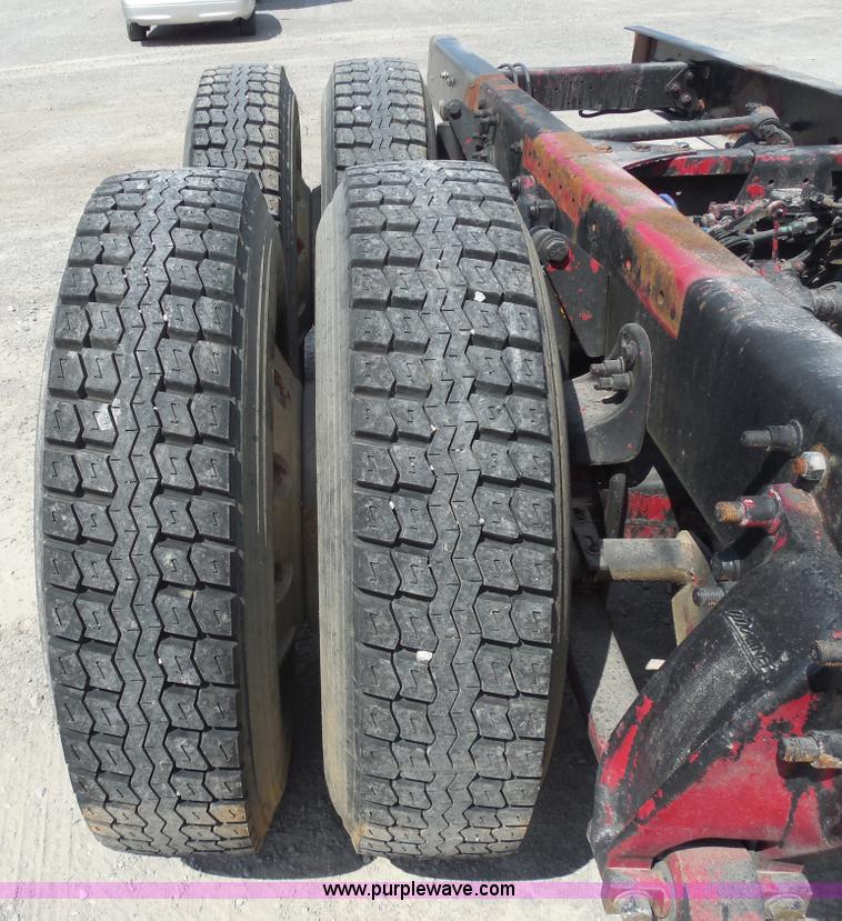 image for item E7697 2000 Freightliner Century Class semi truck