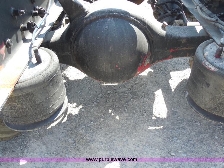 image for item E7697 2000 Freightliner Century Class semi truck