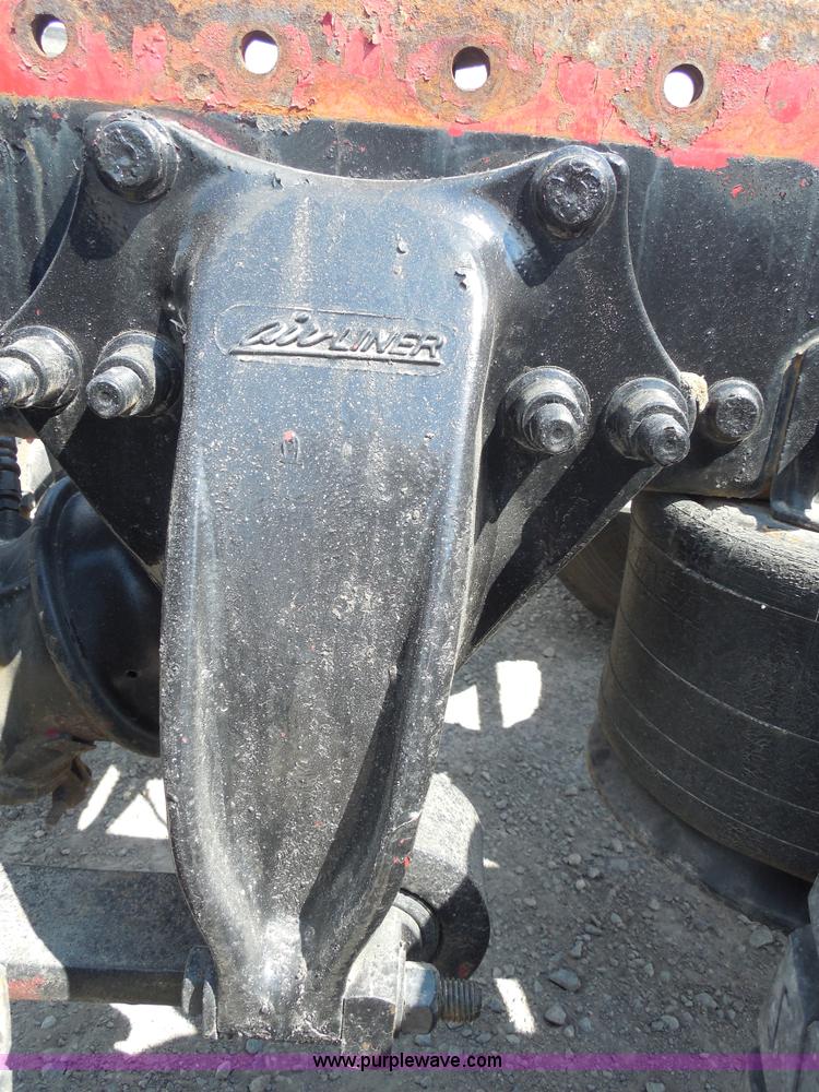 image for item E7697 2000 Freightliner Century Class semi truck