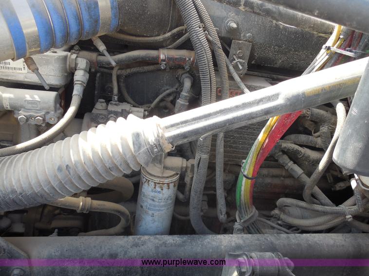 image for item E7697 2000 Freightliner Century Class semi truck