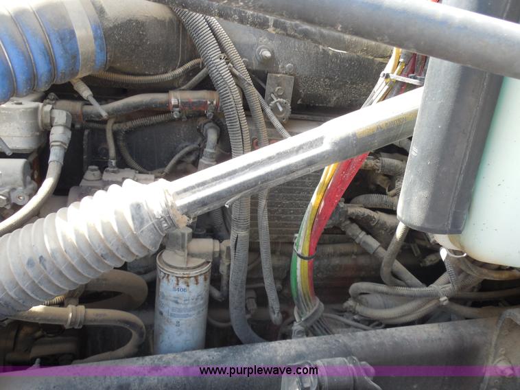 image for item E7697 2000 Freightliner Century Class semi truck