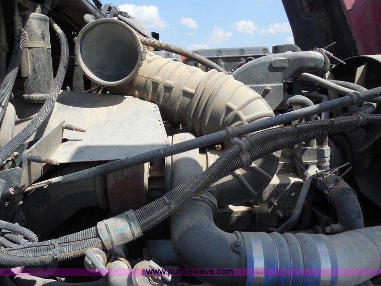 image for item E7697 2000 Freightliner Century Class semi truck