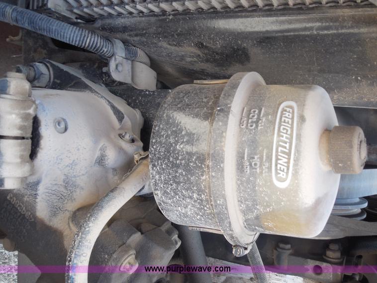 image for item E7697 2000 Freightliner Century Class semi truck