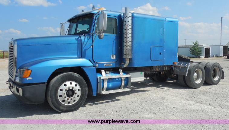 image for item E7698 1997 Freightliner FLD120 semi truck