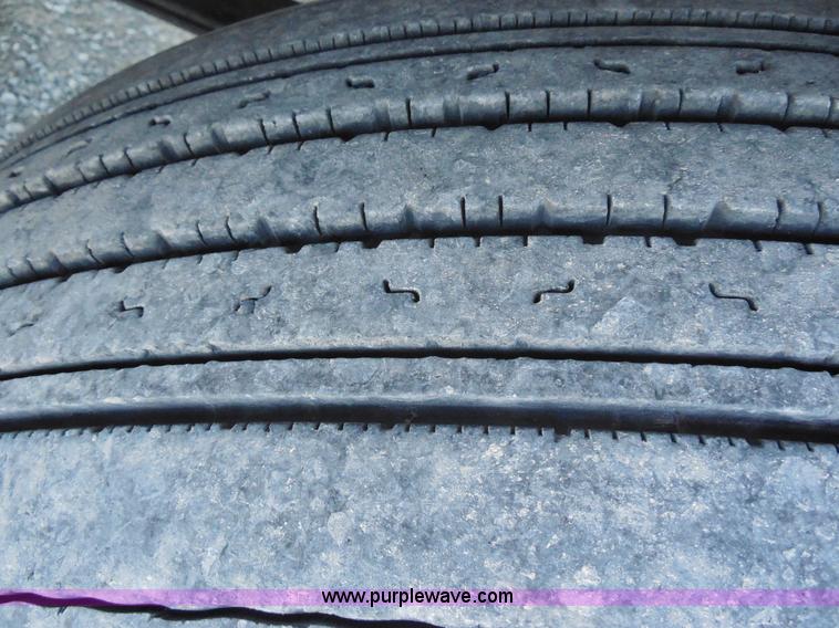 image for item E7698 1997 Freightliner FLD120 semi truck