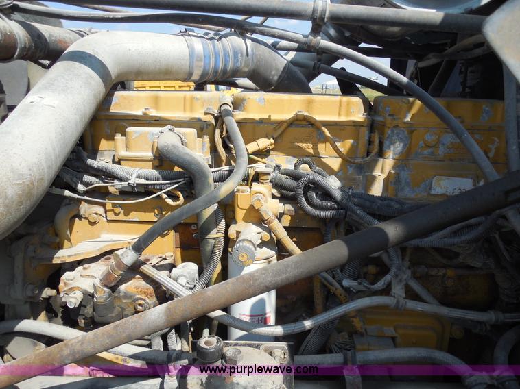 image for item E7698 1997 Freightliner FLD120 semi truck