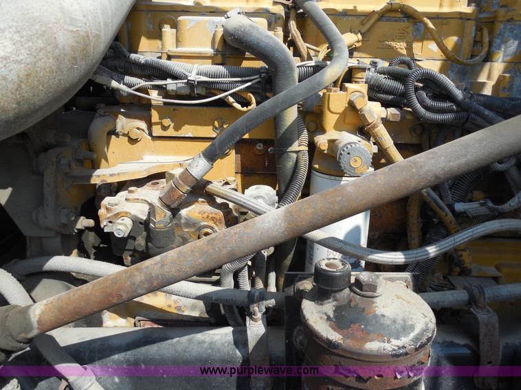 image for item E7698 1997 Freightliner FLD120 semi truck