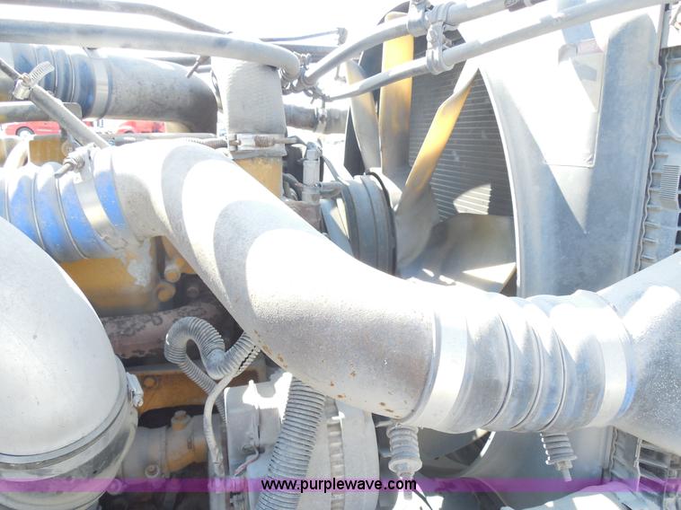 image for item E7698 1997 Freightliner FLD120 semi truck