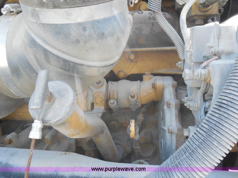 image for item E7698 1997 Freightliner FLD120 semi truck