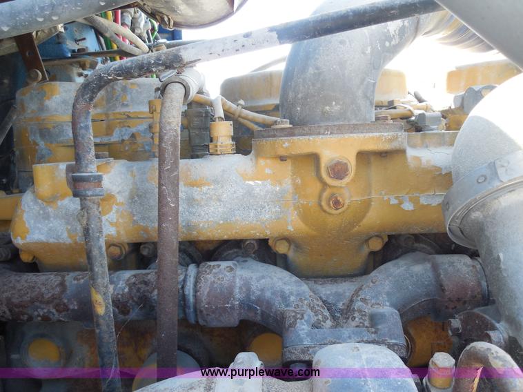 image for item E7698 1997 Freightliner FLD120 semi truck