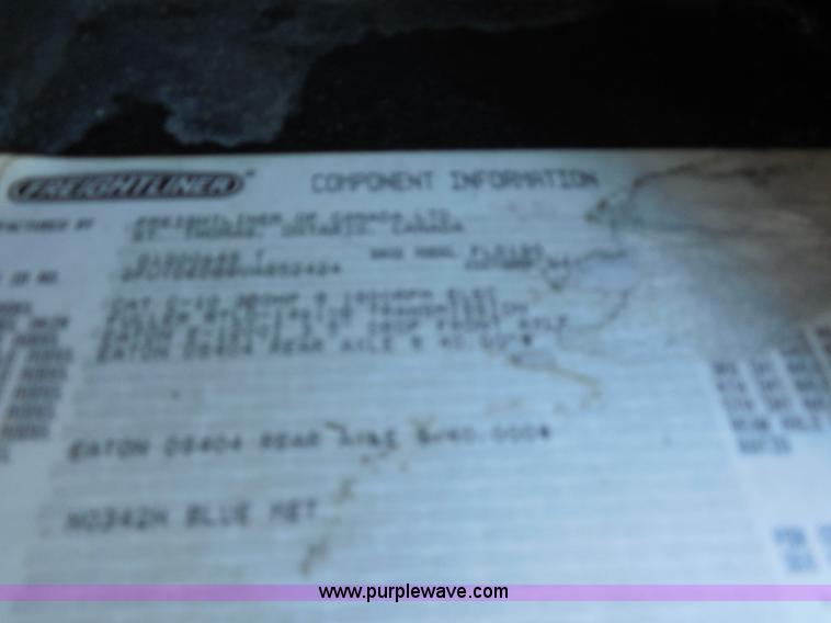 image for item E7698 1997 Freightliner FLD120 semi truck