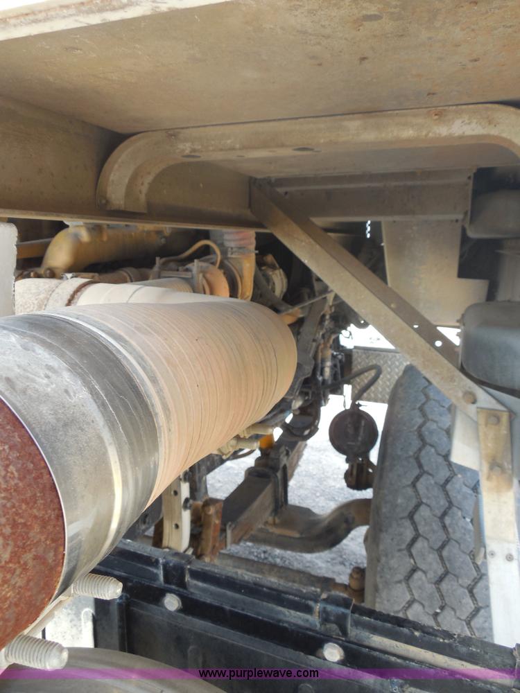 image for item E7700 1995 Peterbilt 362 semi truck