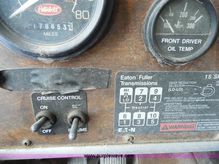 image for item E7700 1995 Peterbilt 362 semi truck