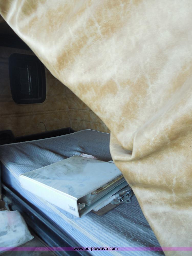 image for item E7700 1995 Peterbilt 362 semi truck