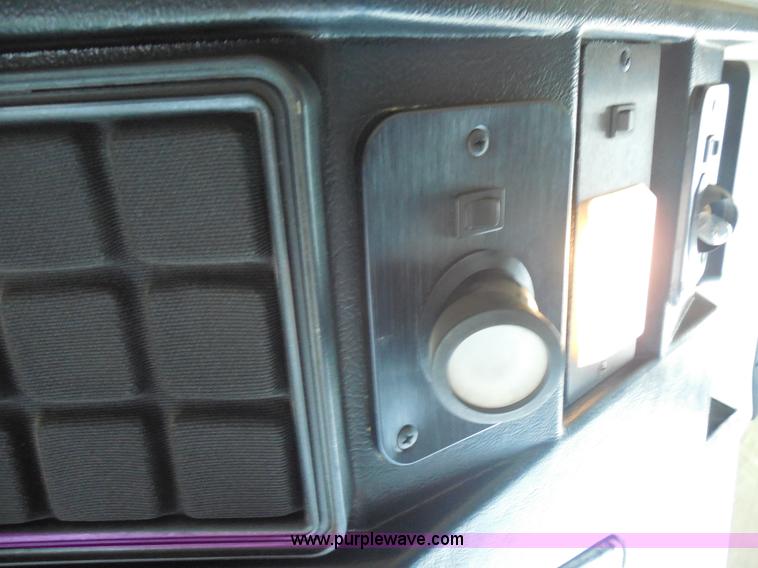 image for item E7700 1995 Peterbilt 362 semi truck