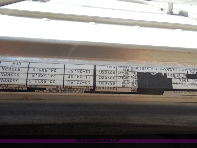 image for item E7700 1995 Peterbilt 362 semi truck