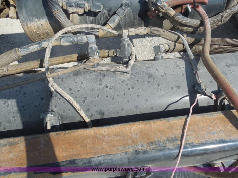 image for item E7700 1995 Peterbilt 362 semi truck