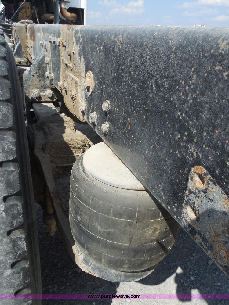 image for item E7700 1995 Peterbilt 362 semi truck