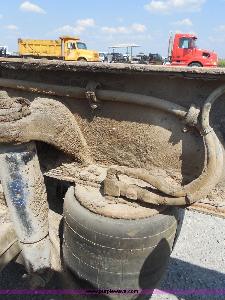 image for item E7700 1995 Peterbilt 362 semi truck