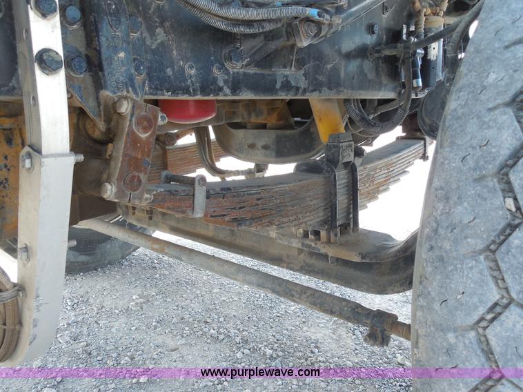 image for item E7700 1995 Peterbilt 362 semi truck