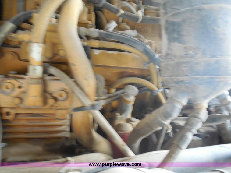 image for item E7700 1995 Peterbilt 362 semi truck