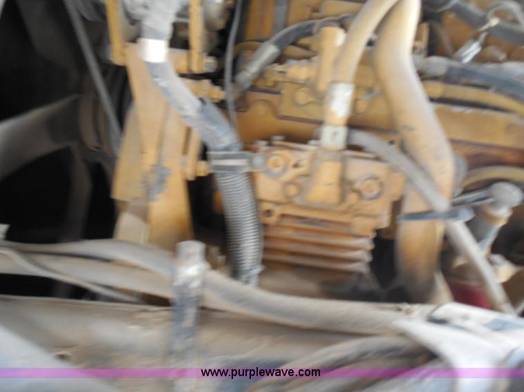 image for item E7700 1995 Peterbilt 362 semi truck