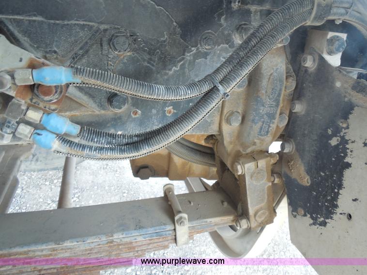 image for item E7700 1995 Peterbilt 362 semi truck