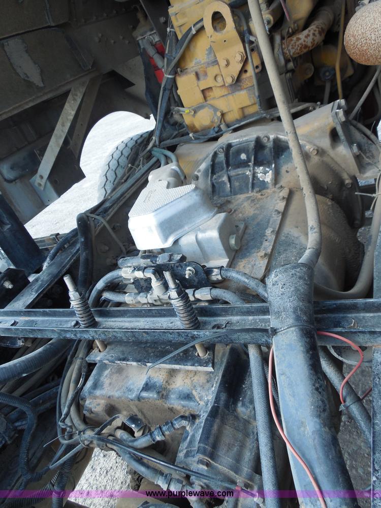 image for item E7700 1995 Peterbilt 362 semi truck