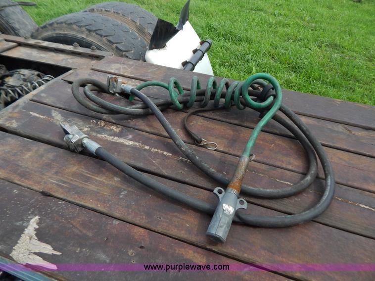 image for item G3393 1987 Peterbilt 359 semi truck