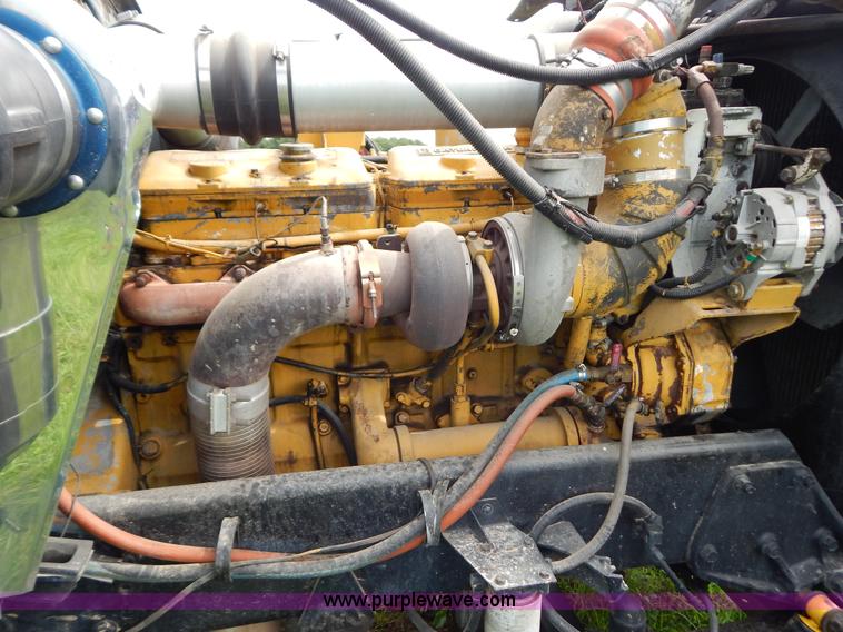 image for item G3393 1987 Peterbilt 359 semi truck