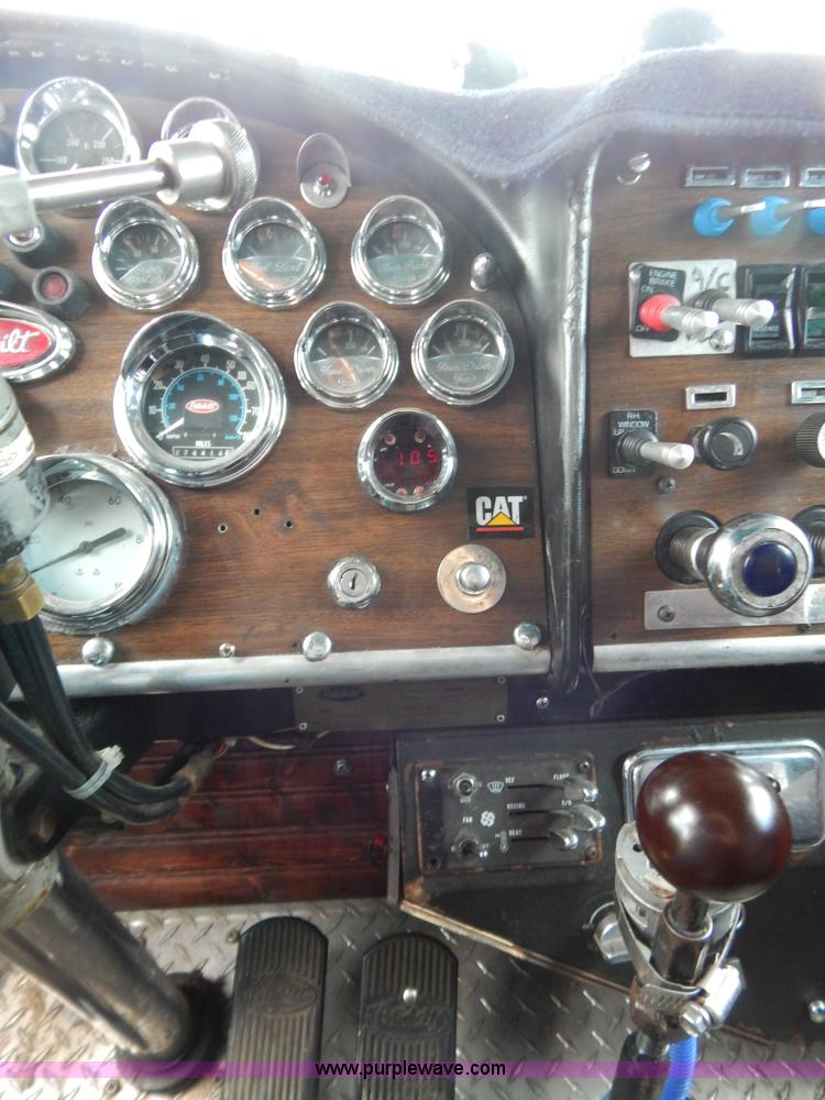 image for item G3393 1987 Peterbilt 359 semi truck