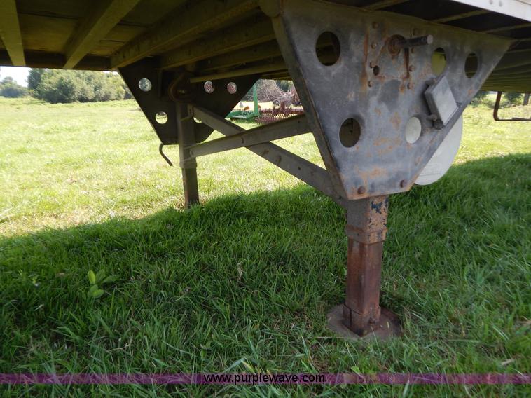 image for item G3418 1996 Utility 48' reefer trailer