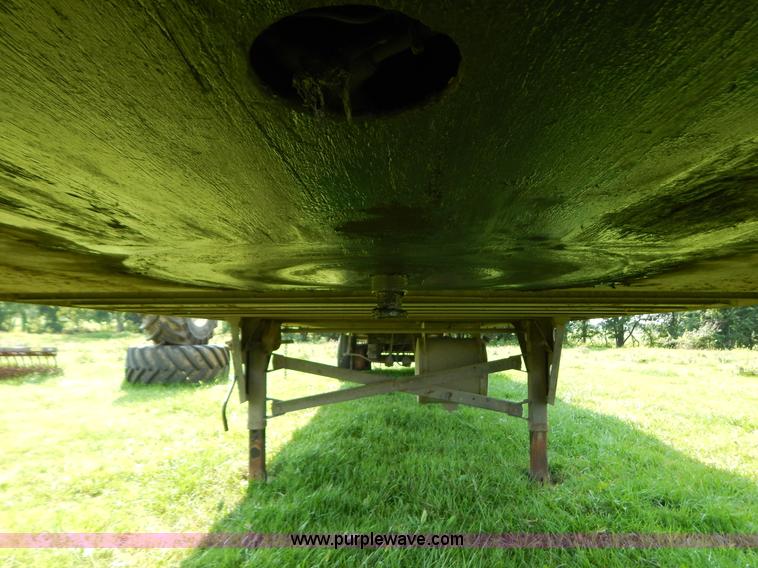 image for item G3418 1996 Utility 48' reefer trailer